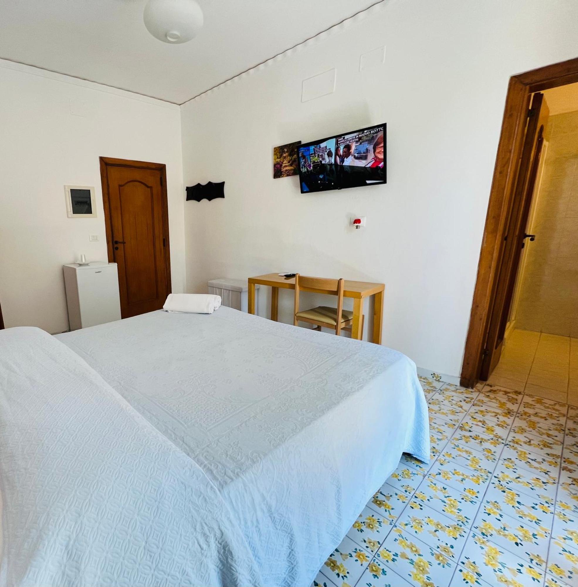 Villa Thomas Bb Conduzione Familiare Forio  Exterior photo