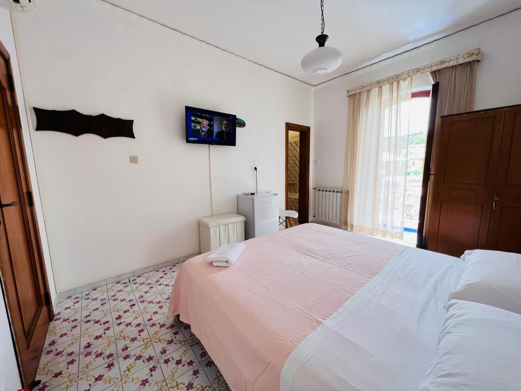 Villa Thomas Bb Conduzione Familiare Forio  Exterior photo